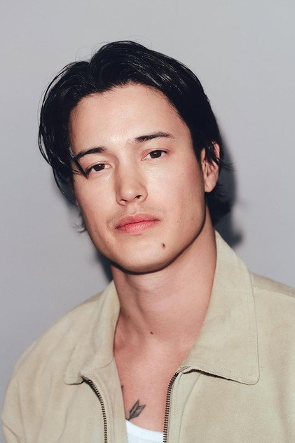 Derek Luh dans le rôle de Jordan Li