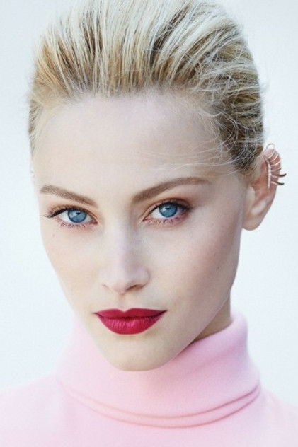 Sarah Gadon dans le rôle de Linda Christian