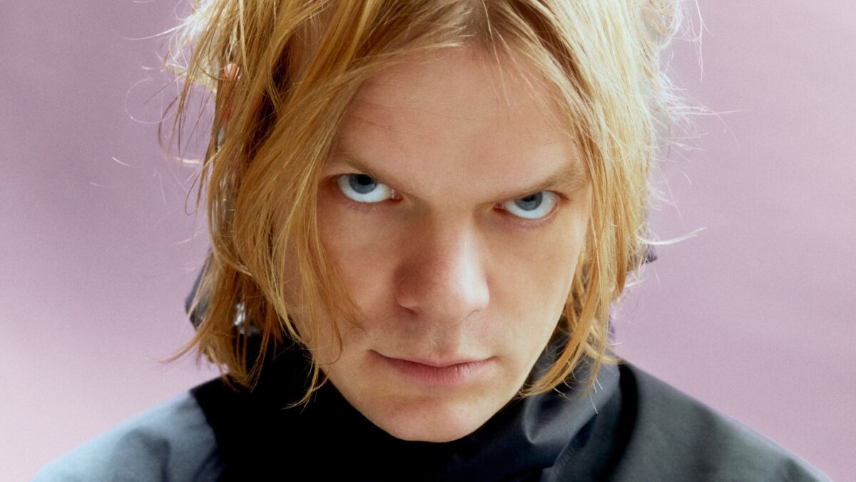 Rasmus Littauer, the artist behind School of X, press portrait