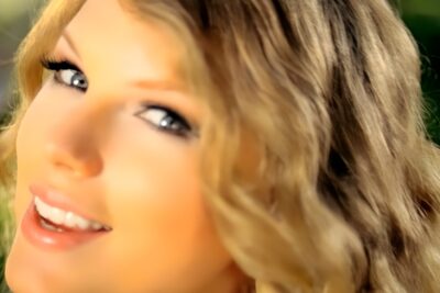 Taylor Swift lanza ‘Mine’ como single independiente con 331 millones de visitas