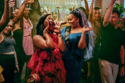Solterísima también, en Netflix: Noni se compromete y Dineo organiza la despedida en Ciudad del Cabo