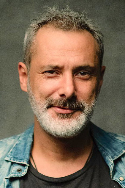 Kamil Güler as Levent