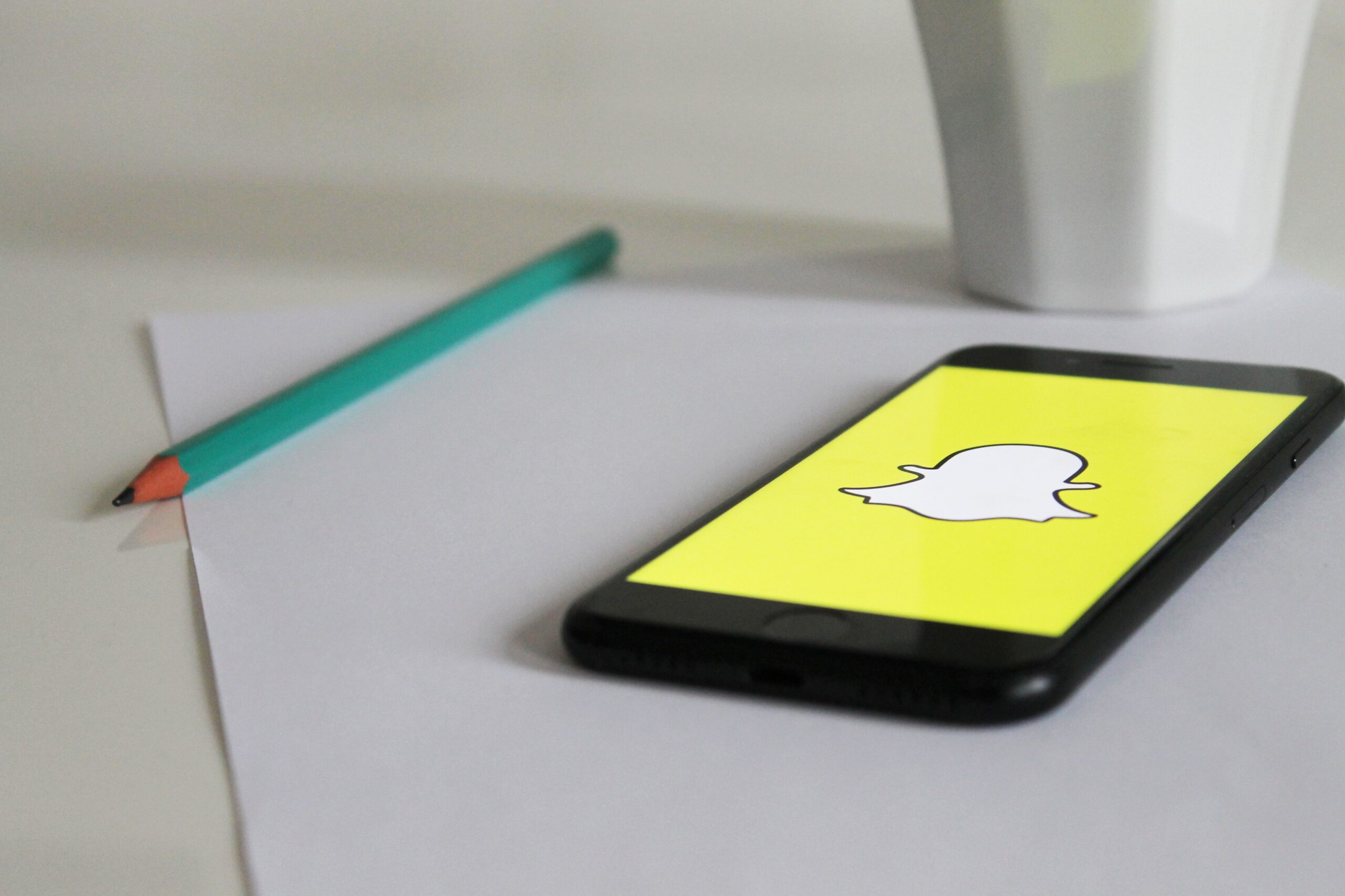 Snap का Specs AI iPhone और Mac पर आया, लेकिन एंटीसिपेटरी फीचर सिर्फ इनवाइट पर