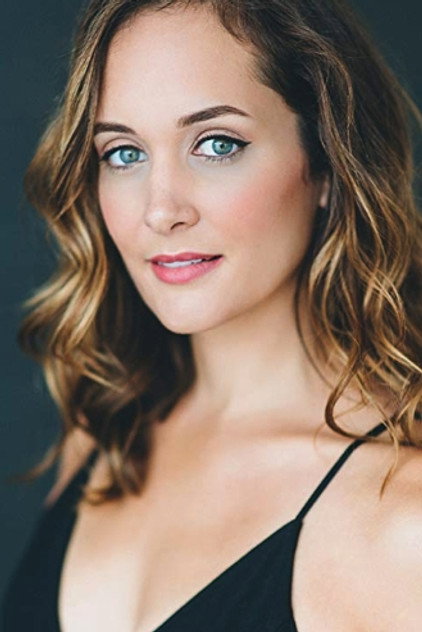 Jess Brown como Mom