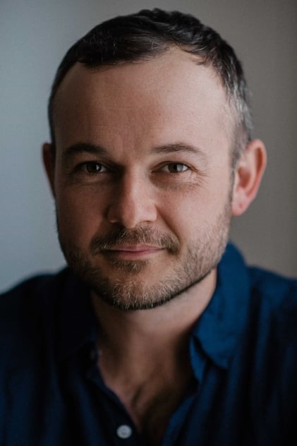 Daniel Henshall 役 Donald Reid