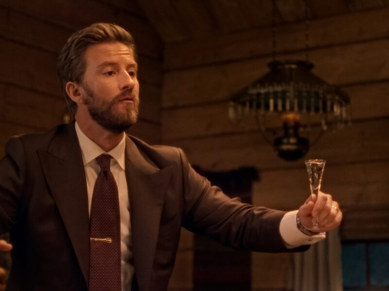 « The Storm » sur Netflix ouvre une trappe dans un dîner d’anniversaire suédois pris au piège du blizzard