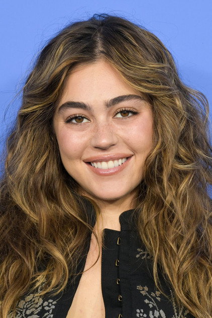 Mika Abdalla dans le rôle de Brooke