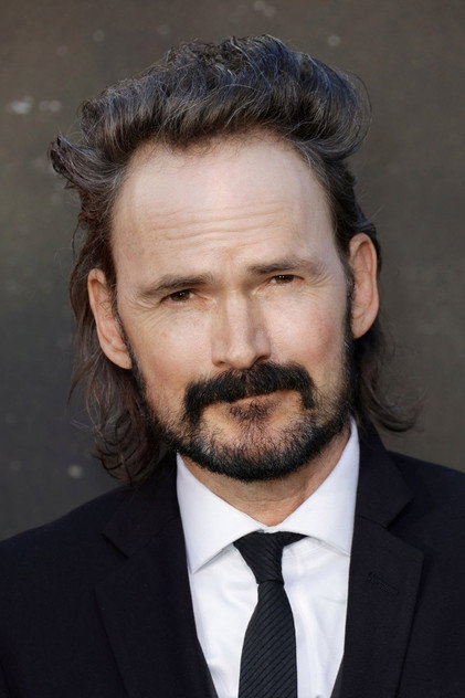 Jeremy Davies como Dan Shepard