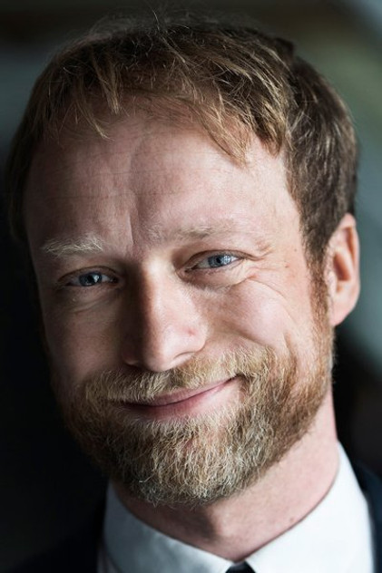 Morten Burian som Lauenfeldt