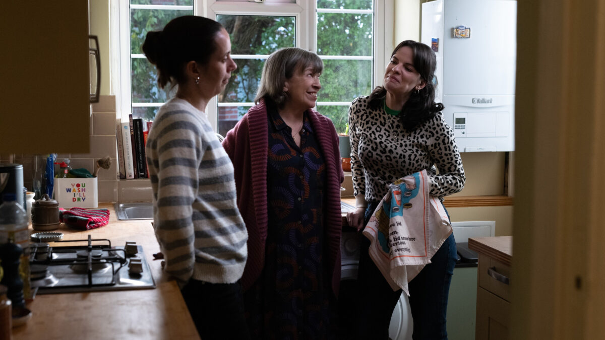 «Tender Loving Care», crítica: la trabajadora social de Kate O’Flynn es el verdadero tema de Mike Leigh