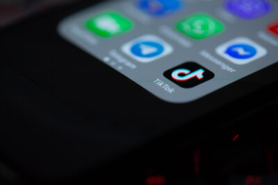TikTok daët britanskim prodavtsam odin akkaunt dlya 12 rynkov ES — zapusk 19 oktyabrya