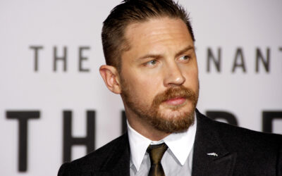 Tom Hardy et Helen Mirren se réconcilient à l&rsquo;avant-première de « MobLand » — mais selon les règles de Hardy