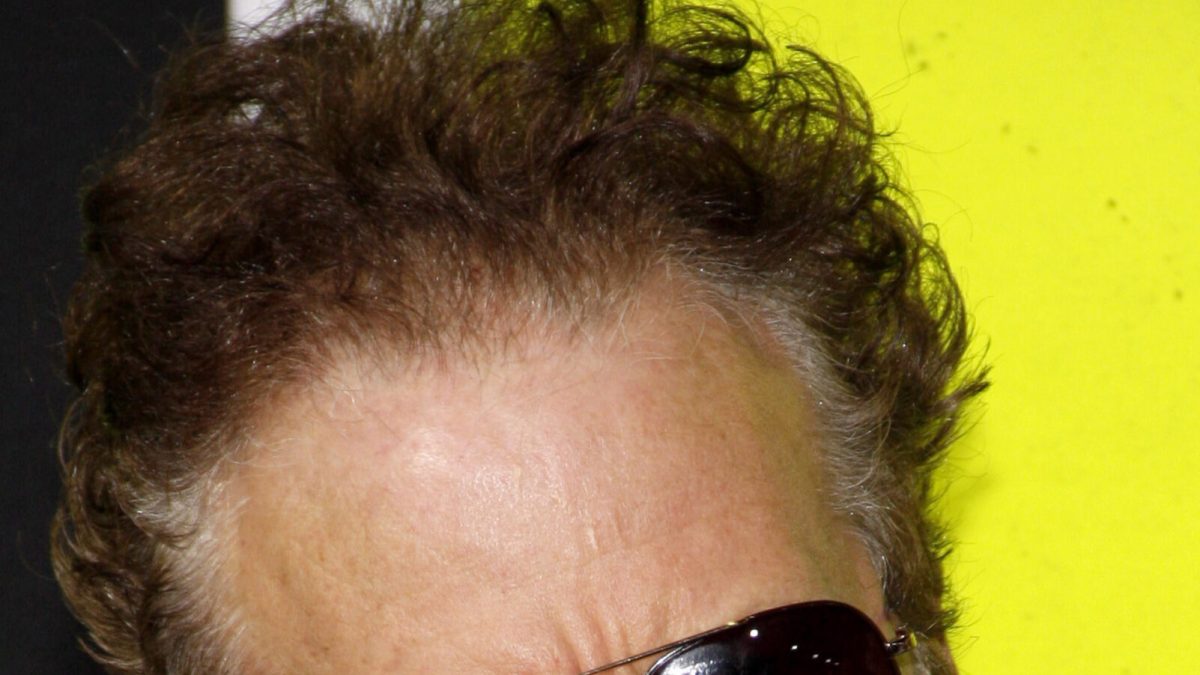 Tom Waits, il cantante che ha distrutto la sua prima voce per trovarne una impossibile da classificare