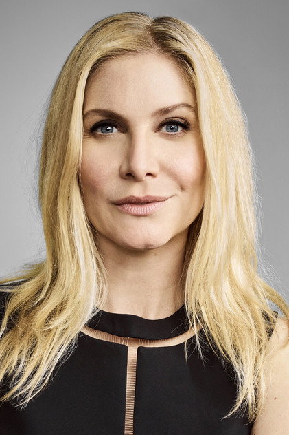 Elizabeth Mitchell como Margot Fairmont