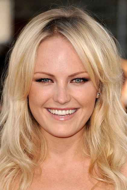 Malin Akerman como Beverly Rektor