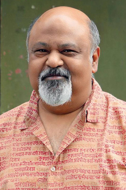 Saurabh Shukla como Dhood Singh