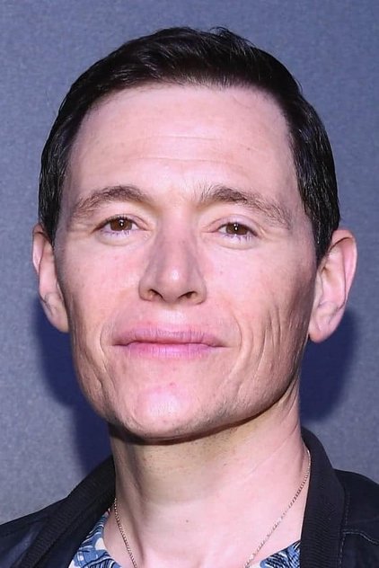 Burn Gorman como Watcher
