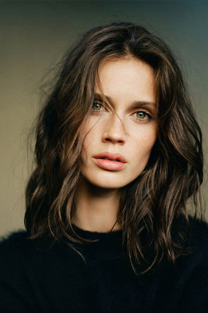 Marine Vacth como Margot
