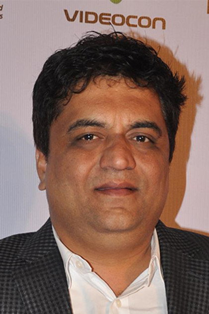 Swanand Kirkire as Mansoor Khan Sahab