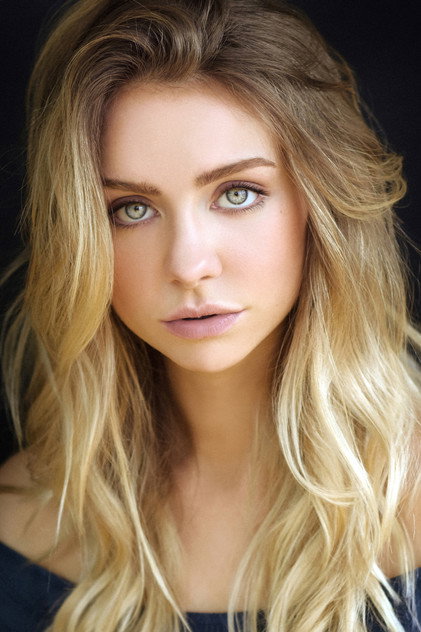 Maddie Phillips dans le rôle de Cate Dunlap
