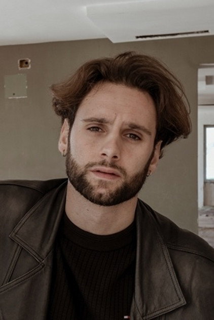 Giuseppe Arena como Peppe Frattasio