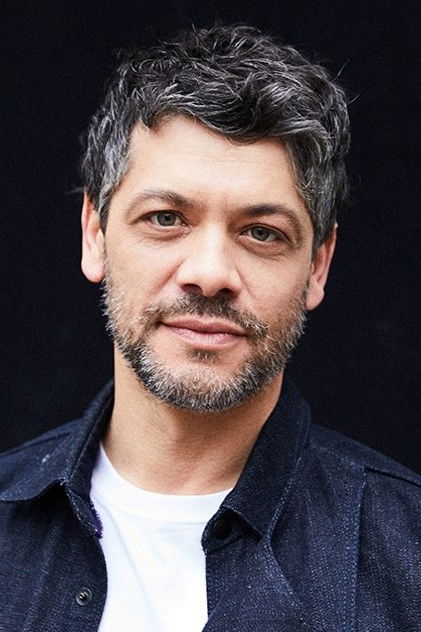 Carlo Ljubek como Luka Zaric