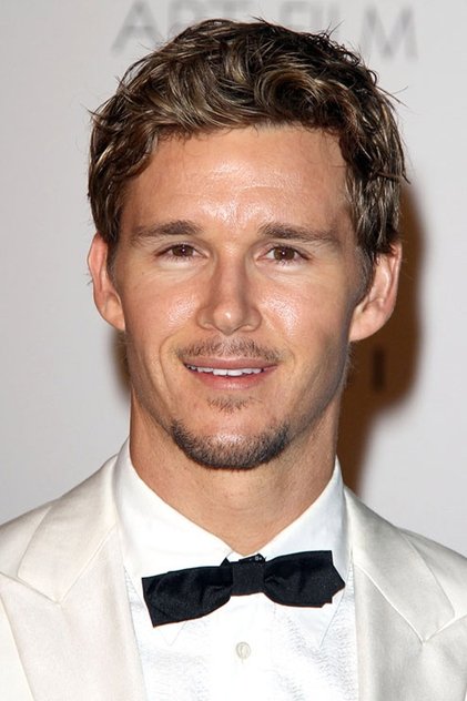 Ryan Kwanten como Wes