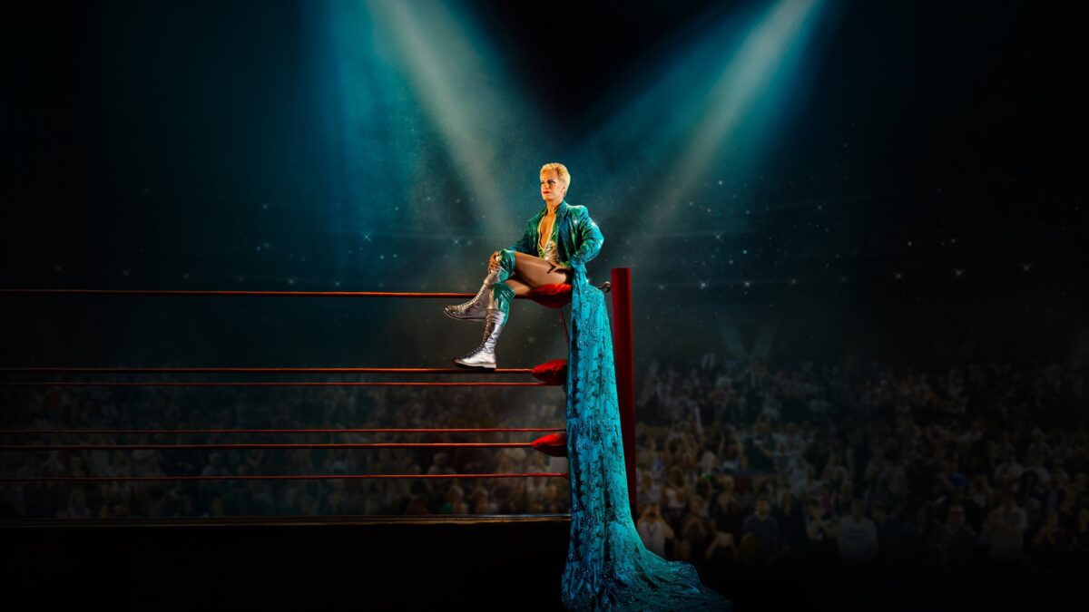 Cassandro: forța viscerală a lui Bernal ridică acest film biografic despre wrestling