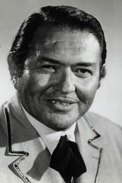 Simon Oakland como Fred Richman