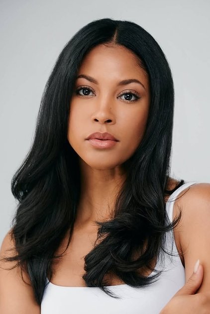 Lex Scott Davis som Joanne