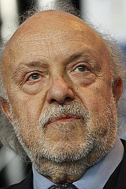 Renato Scarpa como Inspector Longhi