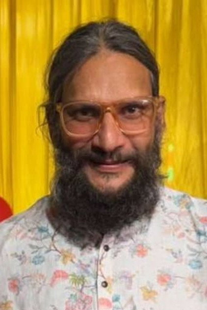 Prakhar Saxena como Bhura