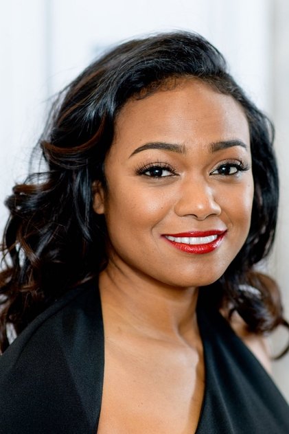 Tatyana Ali como Linda Nelson