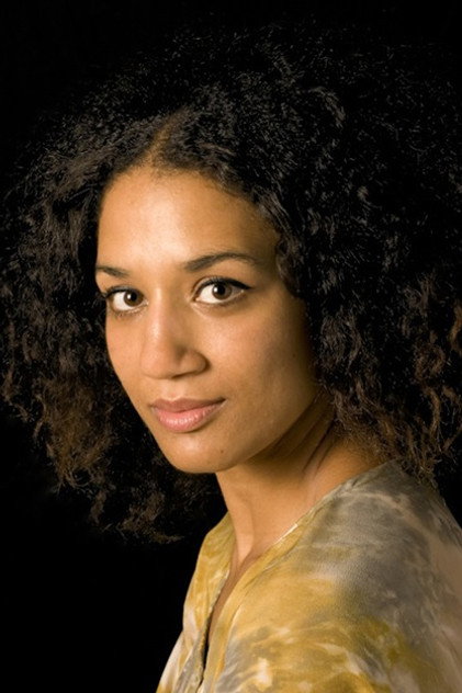 Naomi Rukavina dans le rôle de Denise