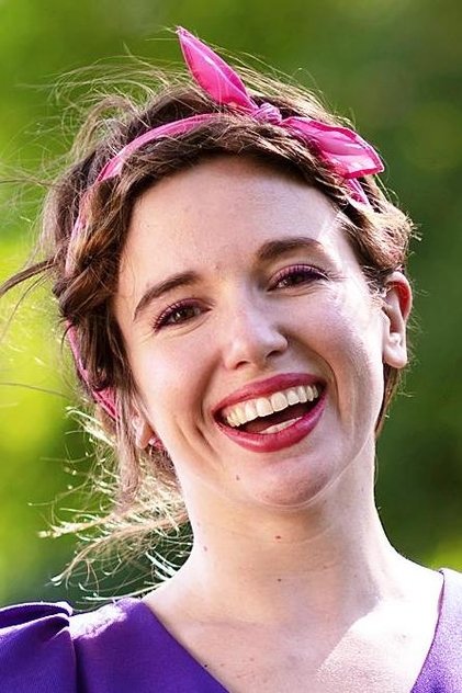 Natalie Palamides dans le rôle de Esther (voice)