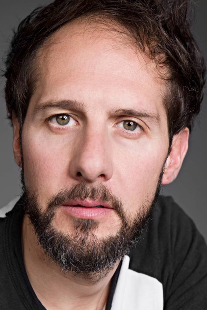Ricardo Reynaud as Ramiro
