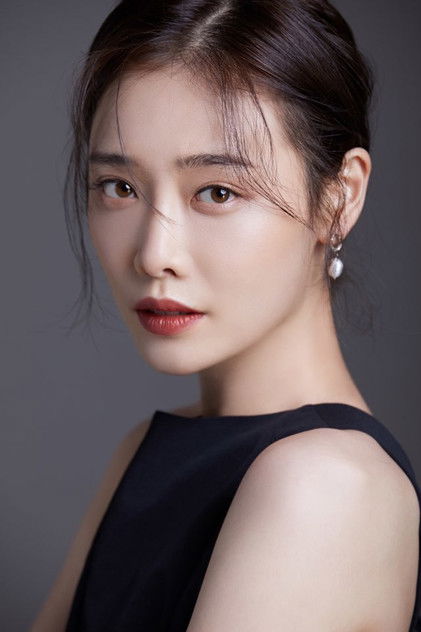 Kim Hieora as Gelly Choi