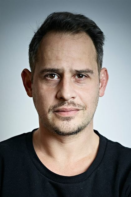 Moritz Bleibtreu as Walter Benjamin
