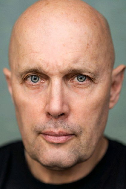Joe Reisig dans le rôle de Lars Monroe