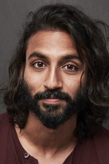 Avi Nash como Singh
