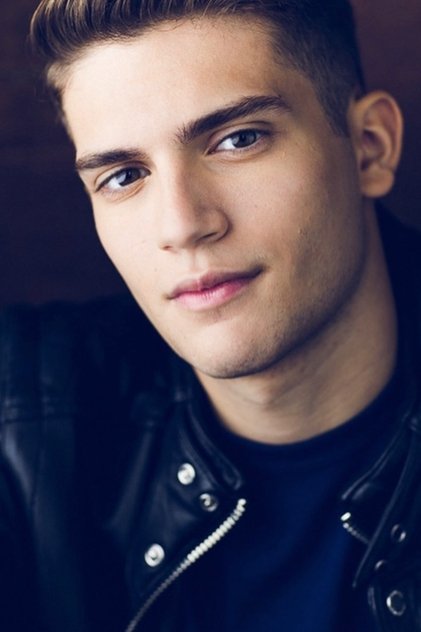 Michael Barbieri como Terry