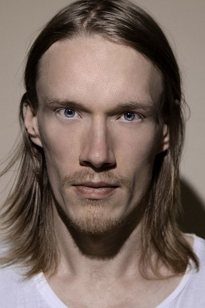 Vincent Willestrand como SS Soldier 4