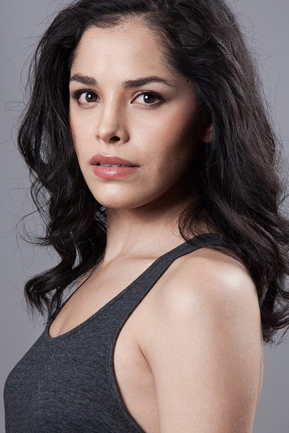 Claudia Pineda as Lola