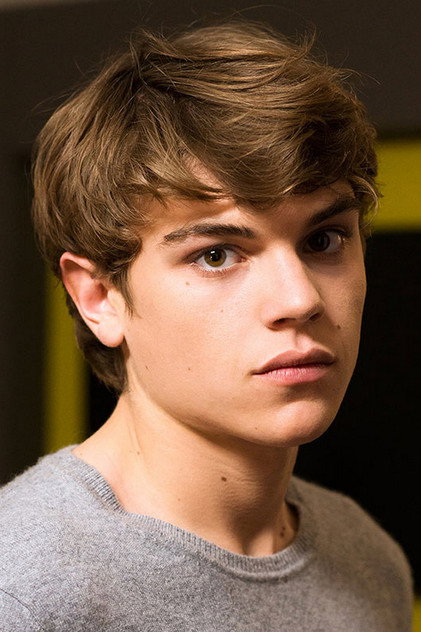 Zacharie Chasseriaud as Sacha