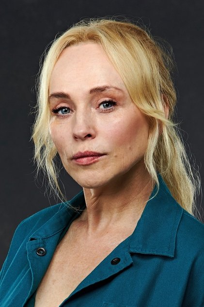 Susie Porter como The Stranger
