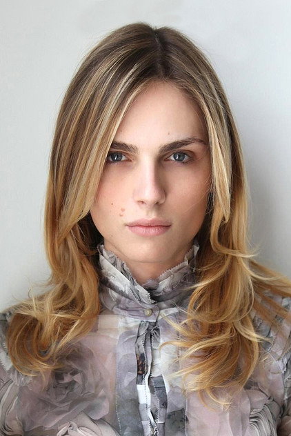 Andreja Pejić como Amanda
