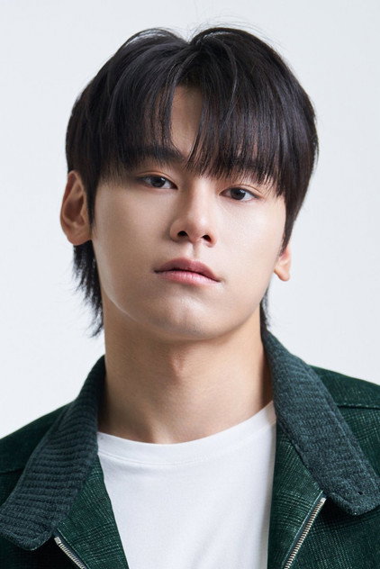 金珉宇 飾 Ji Eun-ho