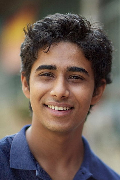 Suraj Sharma como Pi Patel