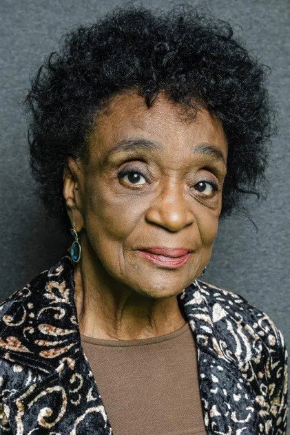 Léa Garcia como Mãe Andinha