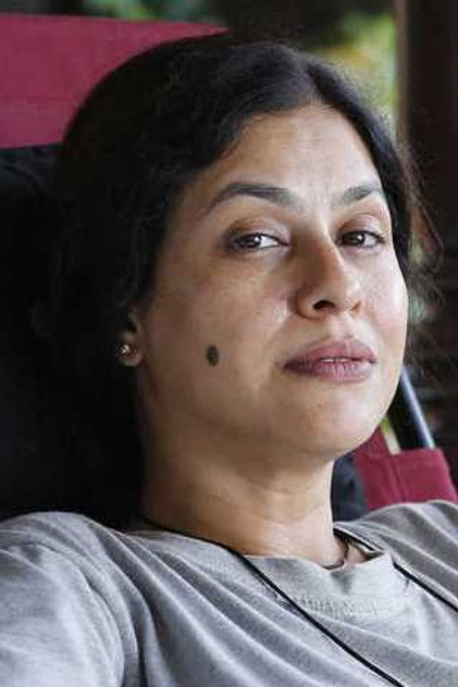 Iravati Harshe como Balli's Mother